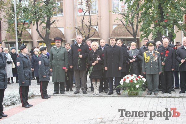 В Кременчуге состоялся митинг в честь освобождения Украины (фоторепортаж) В Кременчуге состоялся митинг в честь освобождения Украины (фоторепортаж)