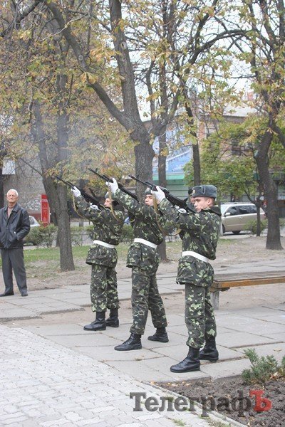 В Кременчуге состоялся митинг в честь освобождения Украины (фоторепортаж) В Кременчуге состоялся митинг в честь освобождения Украины (фоторепортаж)
