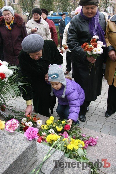 В Кременчуге состоялся митинг в честь освобождения Украины (фоторепортаж) В Кременчуге состоялся митинг в честь освобождения Украины (фоторепортаж)