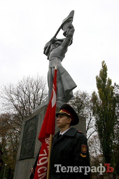 В Кременчуге состоялся митинг в честь освобождения Украины (фоторепортаж) В Кременчуге состоялся митинг в честь освобождения Украины (фоторепортаж)