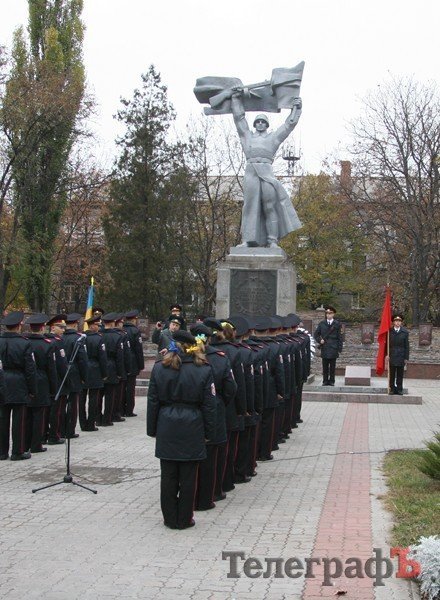 В Кременчуге состоялся митинг в честь освобождения Украины (фоторепортаж) В Кременчуге состоялся митинг в честь освобождения Украины (фоторепортаж)