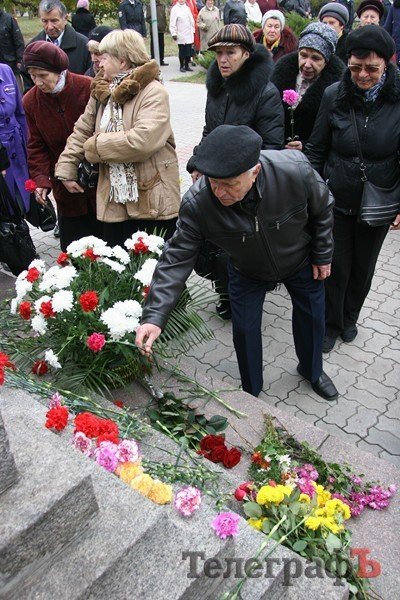 В Кременчуге состоялся митинг в честь освобождения Украины (фоторепортаж) В Кременчуге состоялся митинг в честь освобождения Украины (фоторепортаж)