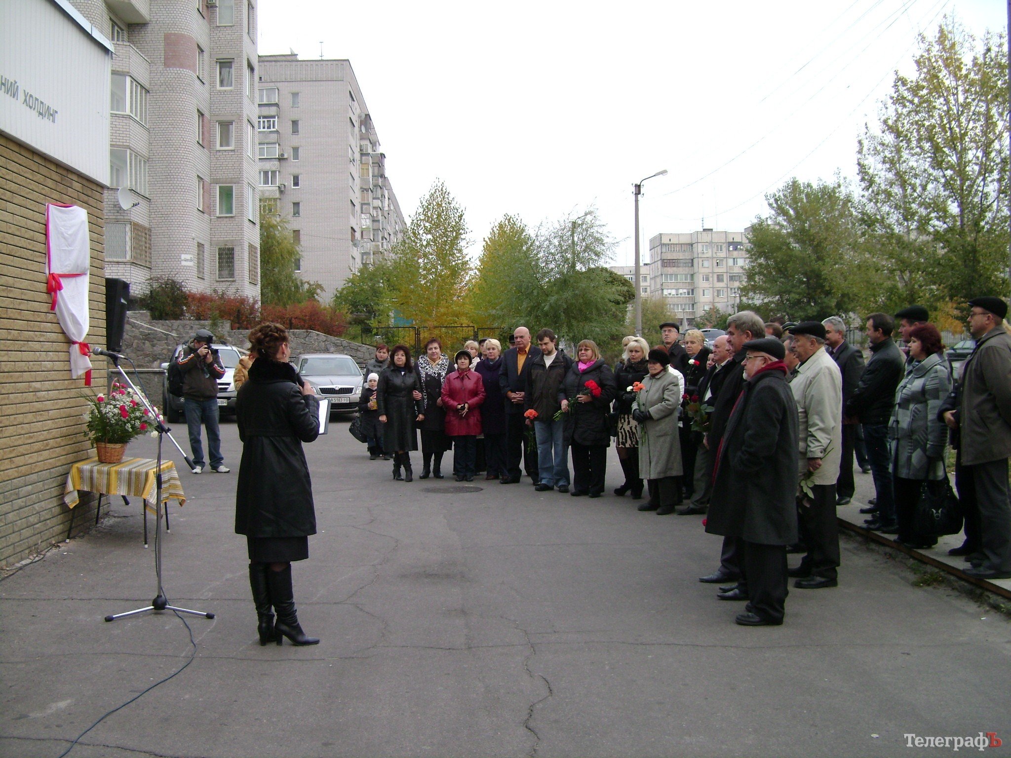 В Кременчуге открыли мемориальную доску Владимиру Андрюшкину В Кременчуге открыли мемориальную доску Владимиру Андрюшкину