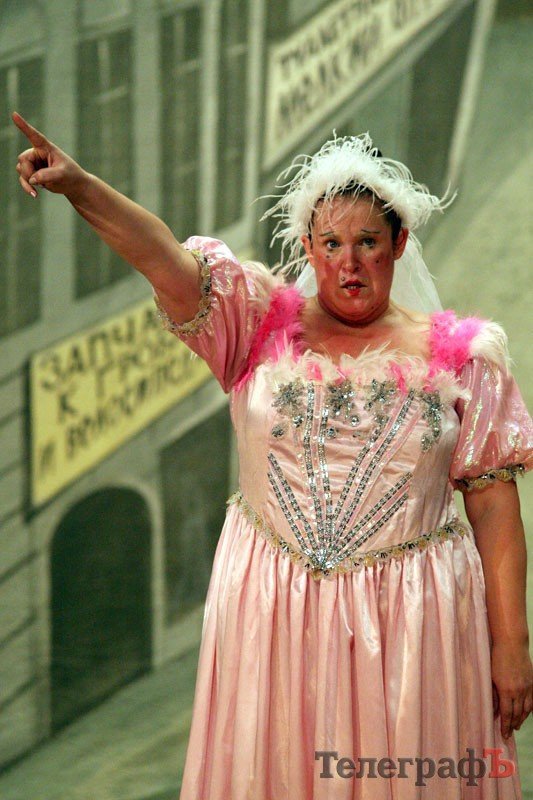 На кременчугской сцене Проня устроила балет не хуже Волочковой На кременчугской сцене Проня устроила балет не хуже Волочковой