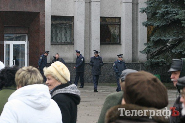 В Кременчуге чернобыльцы пикетировали сессию горсовета В Кременчуге чернобыльцы пикетировали сессию горсовета