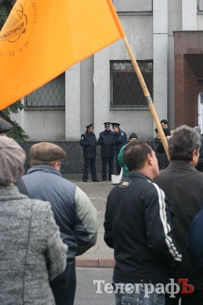 В Кременчуге чернобыльцы пикетировали сессию горсовета В Кременчуге чернобыльцы пикетировали сессию горсовета