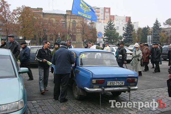 В Кременчуге чернобыльцы пикетировали сессию горсовета В Кременчуге чернобыльцы пикетировали сессию горсовета