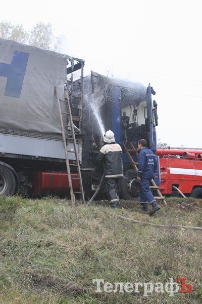 На Реевке загорелась фура (ФОТО) На Реевке загорелась фура (ФОТО)