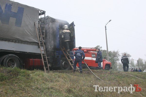 На Реевке загорелась фура (ФОТО) На Реевке загорелась фура (ФОТО)