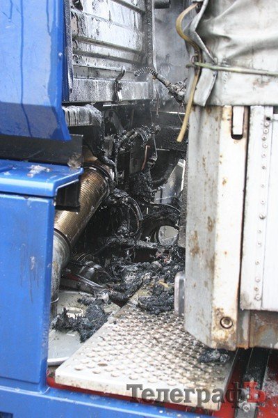 На Реевке загорелась фура (ФОТО) На Реевке загорелась фура (ФОТО)