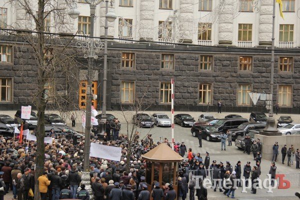 Чернобыльцы требуют не отменять им социальные льготы Чернобыльцы требуют не отменять им социальные льготы