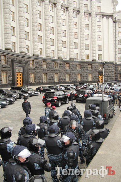 Чернобыльцы требуют не отменять им социальные льготы Чернобыльцы требуют не отменять им социальные льготы