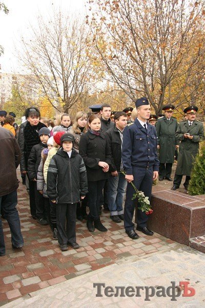 В Кременчуге торжественно открыли Аллею героев труда (ФОТО) В Кременчуге торжественно открыли Аллею героев труда (ФОТО)