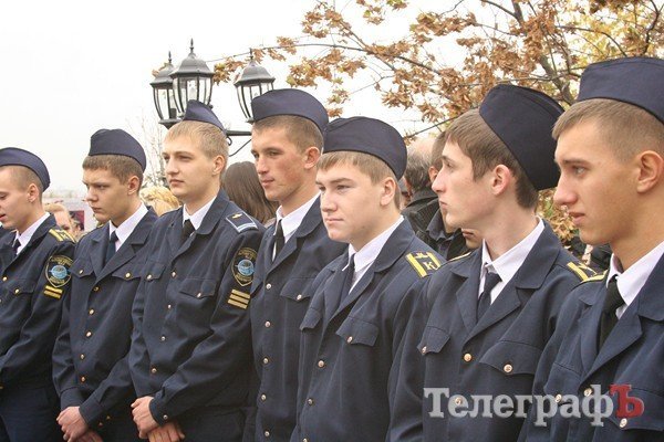В Кременчуге торжественно открыли Аллею героев труда (ФОТО) В Кременчуге торжественно открыли Аллею героев труда (ФОТО)