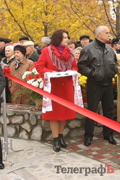 В Кременчуге торжественно открыли Аллею героев труда (ФОТО) В Кременчуге торжественно открыли Аллею героев труда (ФОТО)