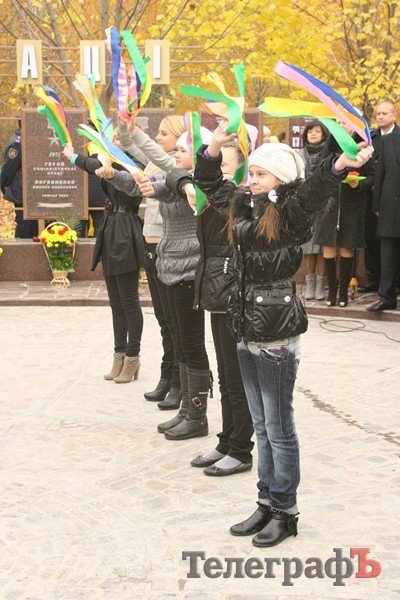 В Кременчуге торжественно открыли Аллею героев труда (ФОТО) В Кременчуге торжественно открыли Аллею героев труда (ФОТО)