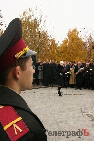 В Кременчуге торжественно открыли Аллею героев труда (ФОТО) В Кременчуге торжественно открыли Аллею героев труда (ФОТО)