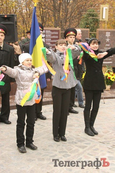 В Кременчуге торжественно открыли Аллею героев труда (ФОТО) В Кременчуге торжественно открыли Аллею героев труда (ФОТО)