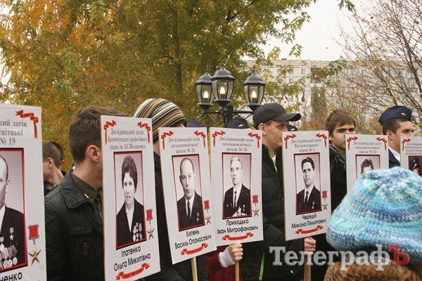 В Кременчуге торжественно открыли Аллею героев труда (ФОТО) В Кременчуге торжественно открыли Аллею героев труда (ФОТО)