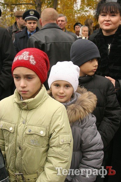 В Кременчуге торжественно открыли Аллею героев труда (ФОТО) В Кременчуге торжественно открыли Аллею героев труда (ФОТО)