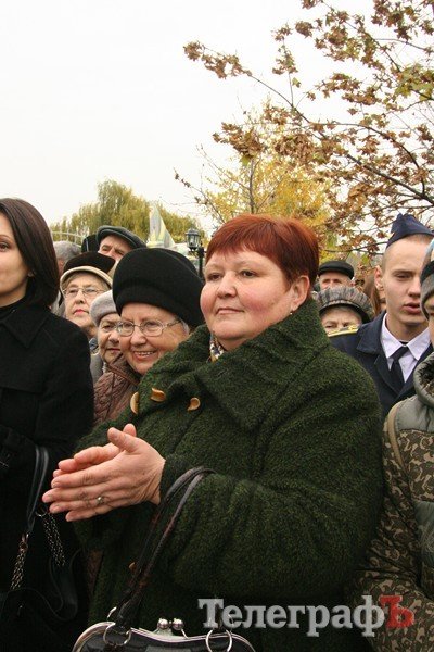 В Кременчуге торжественно открыли Аллею героев труда (ФОТО) В Кременчуге торжественно открыли Аллею героев труда (ФОТО)