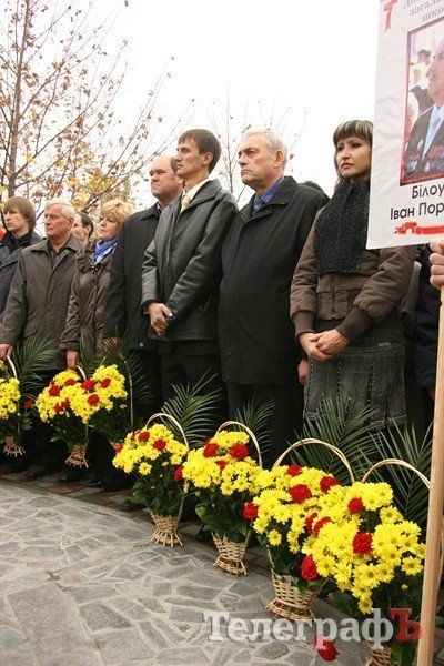 В Кременчуге торжественно открыли Аллею героев труда (ФОТО) В Кременчуге торжественно открыли Аллею героев труда (ФОТО)