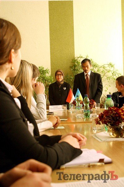 посол Индонезии в Кременчугской школе №3 посол Индонезии в Кременчугской школе №3