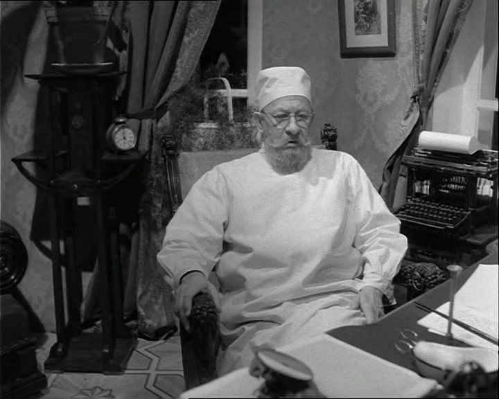 Фрагмент из кинофильма "Собачье сердце" Фрагмент из кинофильма "Собачье сердце"