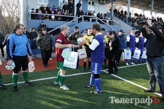 Мэр и его команда сыграли в футбол со своими харьковскими коллегами (ФОТОРЕПОРТАЖ) Мэр и его команда сыграли в футбол со своими харьковскими коллегами (ФОТОРЕПОРТАЖ)