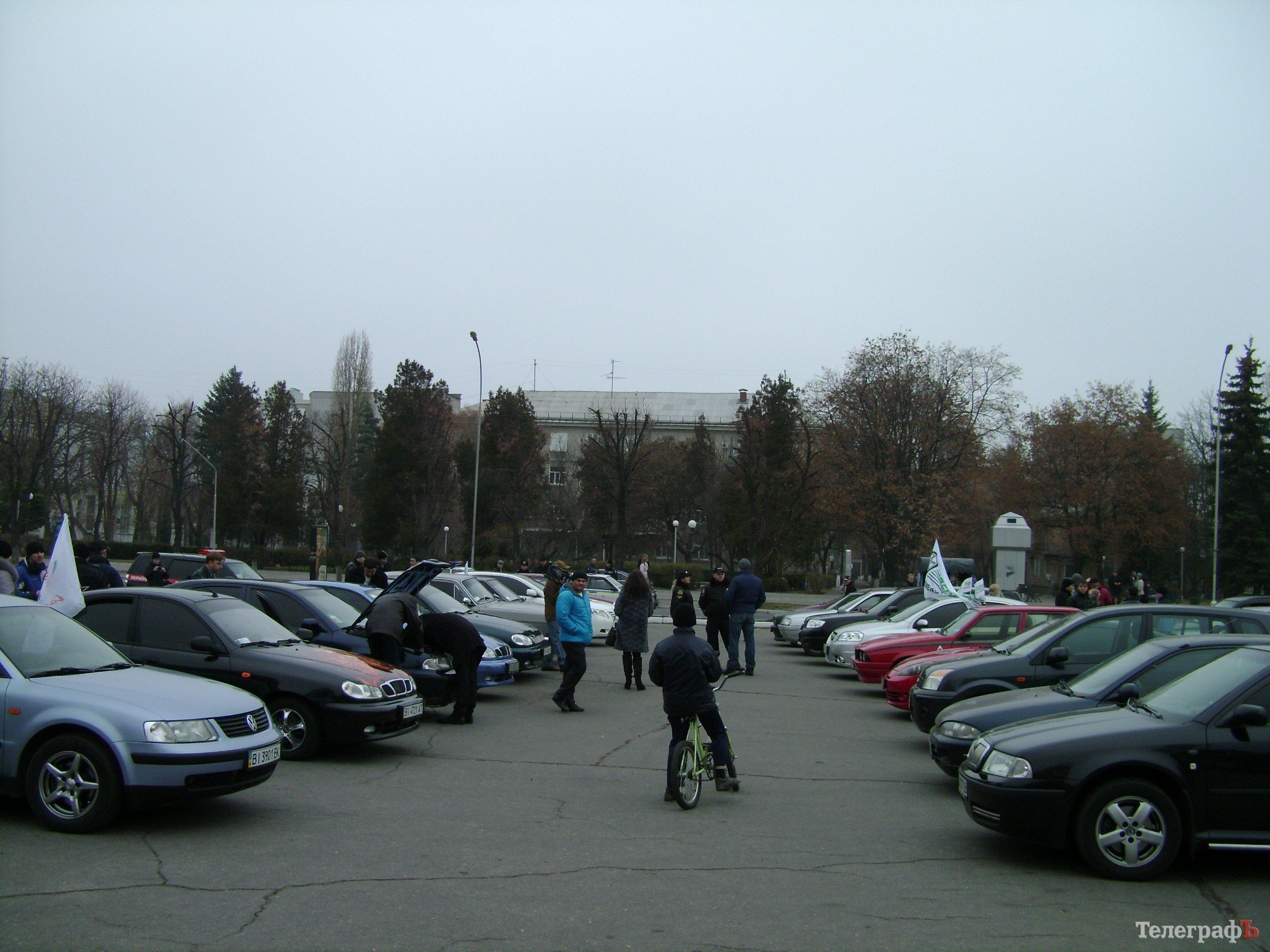 В Кременчуге автомобилисты почтили память жертв ДТП (ФОТО, ВИДЕО) В Кременчуге автомобилисты почтили память жертв ДТП (ФОТО, ВИДЕО)
