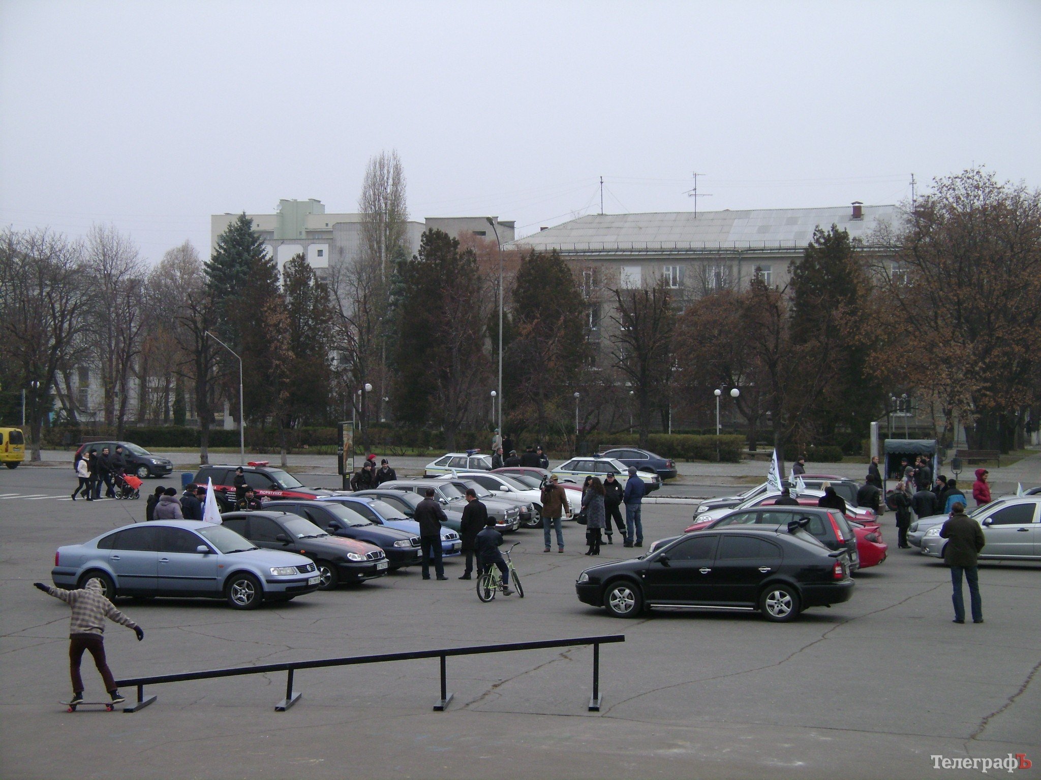 В Кременчуге автомобилисты почтили память жертв ДТП (ФОТО, ВИДЕО) В Кременчуге автомобилисты почтили память жертв ДТП (ФОТО, ВИДЕО)