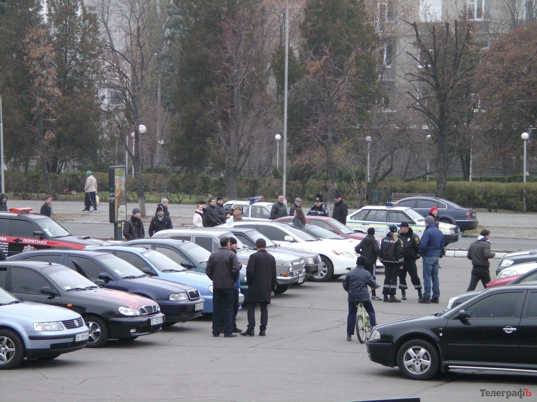 В Кременчуге автомобилисты почтили память жертв ДТП (ФОТО, ВИДЕО) В Кременчуге автомобилисты почтили память жертв ДТП (ФОТО, ВИДЕО)