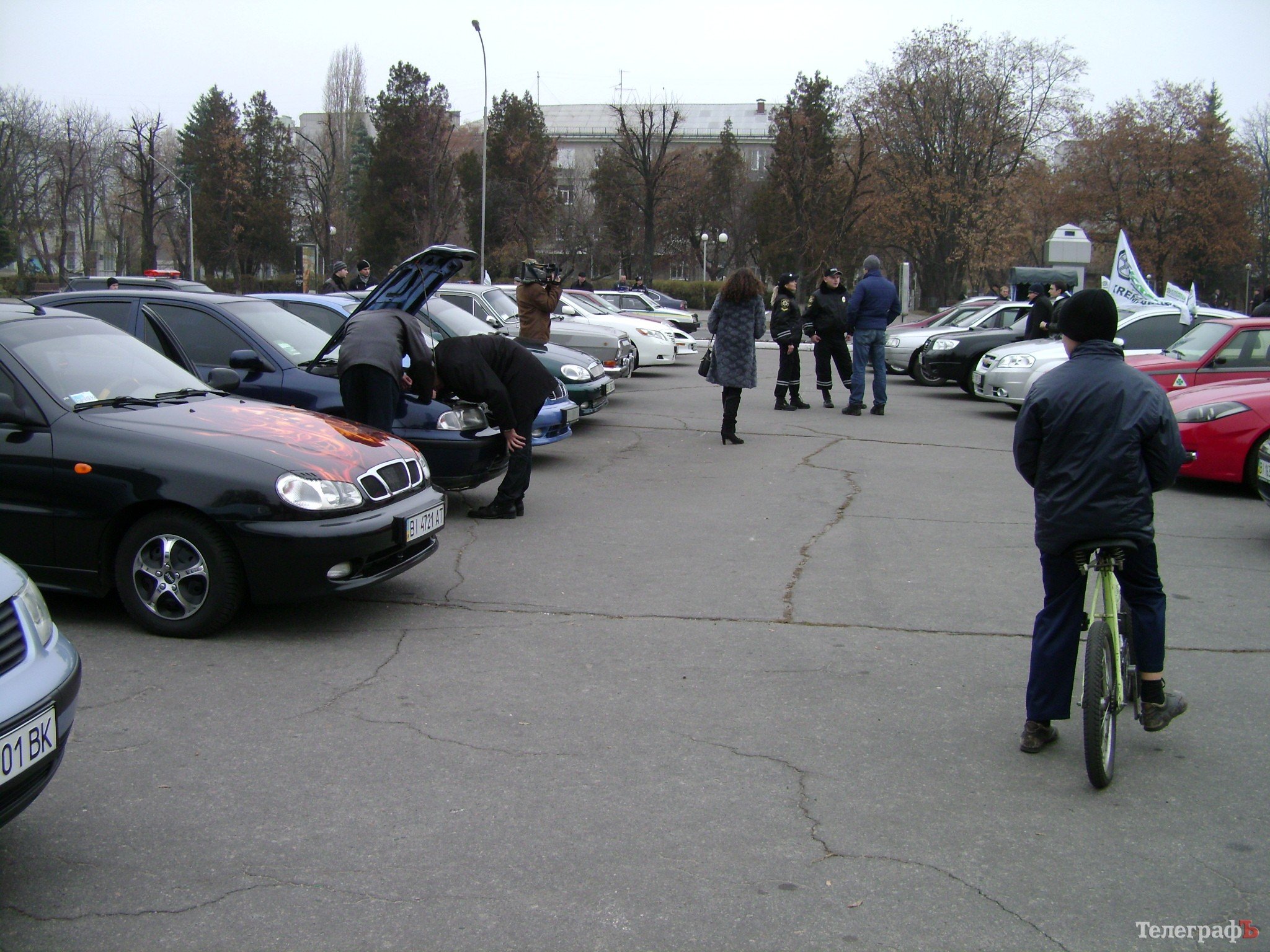 В Кременчуге автомобилисты почтили память жертв ДТП (ФОТО, ВИДЕО) В Кременчуге автомобилисты почтили память жертв ДТП (ФОТО, ВИДЕО)