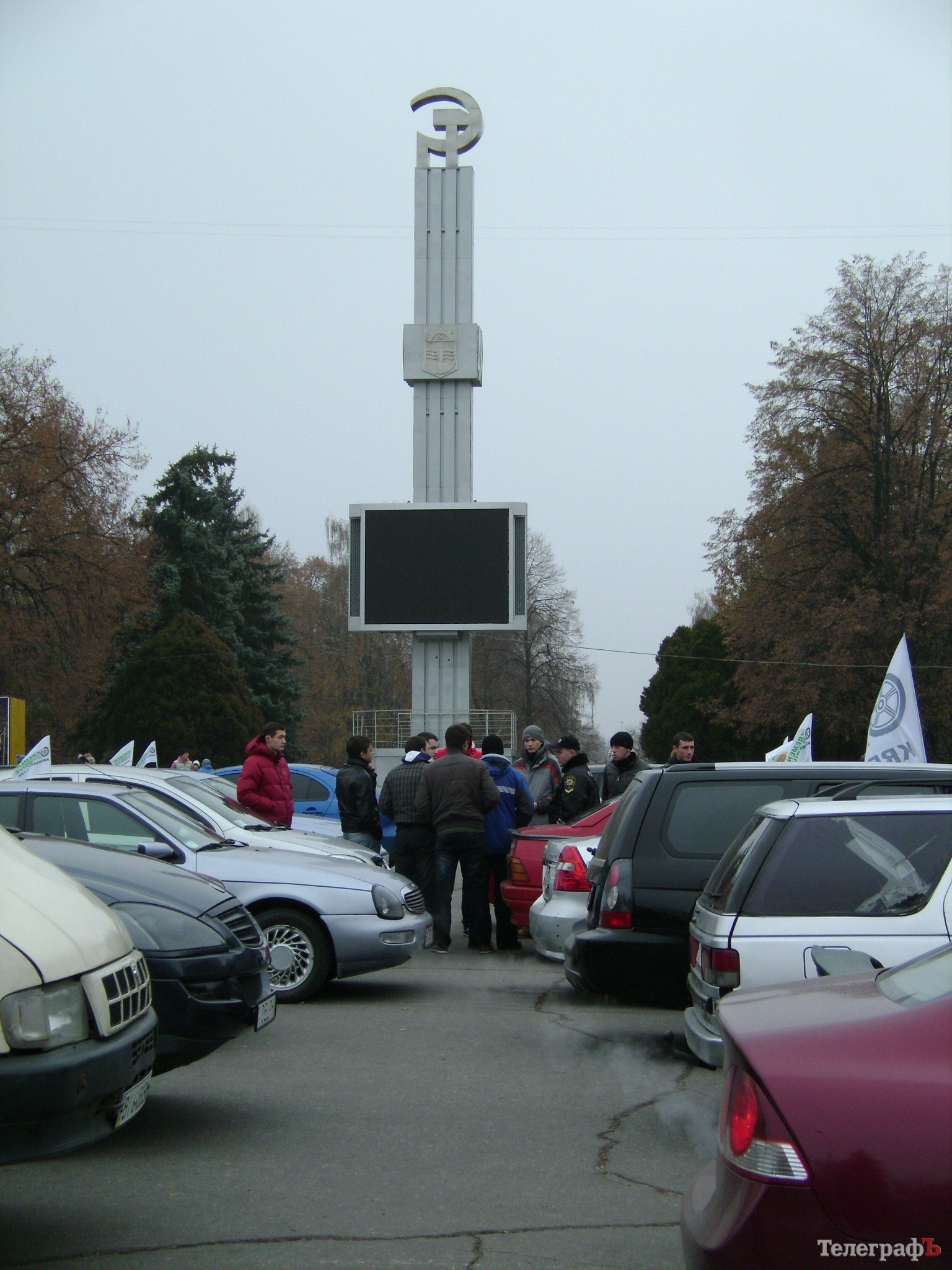 В Кременчуге автомобилисты почтили память жертв ДТП (ФОТО, ВИДЕО) В Кременчуге автомобилисты почтили память жертв ДТП (ФОТО, ВИДЕО)