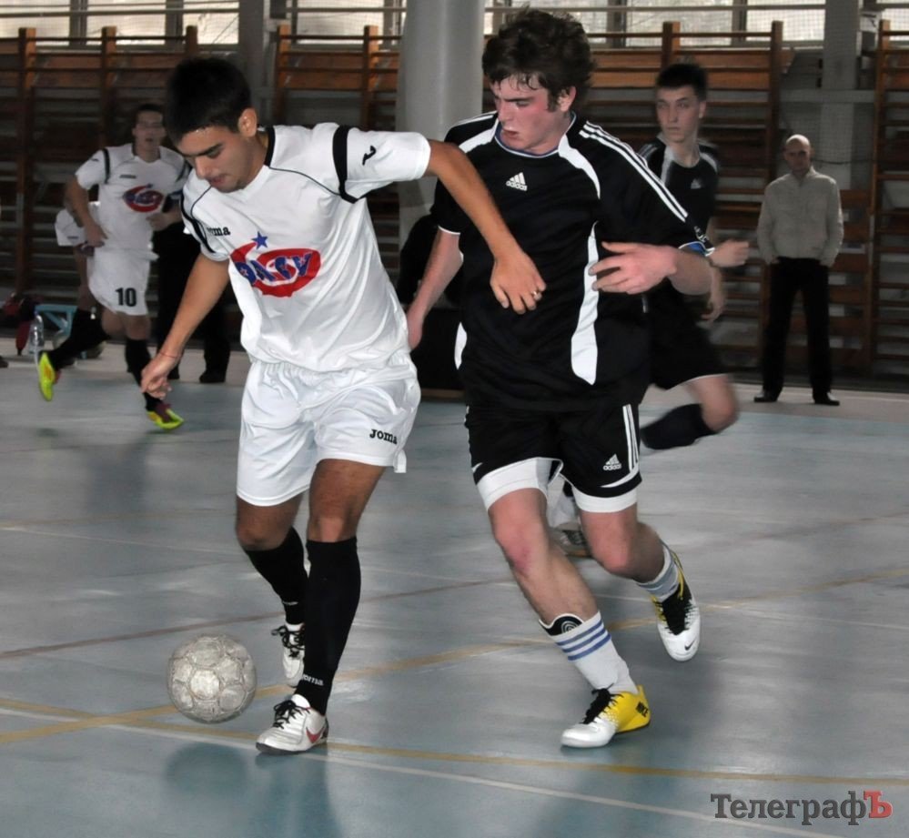 ФУТЗАЛ. Чемпионат Кременчуга. Первая разборка фаворитов. ФУТЗАЛ. Чемпионат Кременчуга. Первая разборка фаворитов.