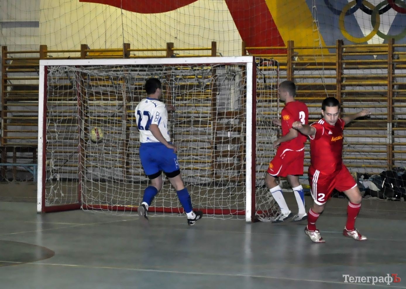 ФУТЗАЛ. Чемпионат Кременчуга. Первая разборка фаворитов. ФУТЗАЛ. Чемпионат Кременчуга. Первая разборка фаворитов.