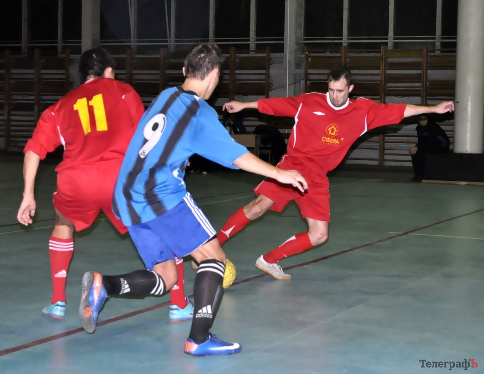 ФУТЗАЛ. Чемпионат Кременчуга. Первая разборка фаворитов. ФУТЗАЛ. Чемпионат Кременчуга. Первая разборка фаворитов.