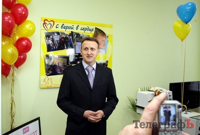 Крюковскому роддому передали аппарат для искусственного дыхания (ФОТО) Крюковскому роддому передали аппарат для искусственного дыхания (ФОТО)