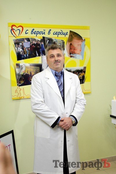 Крюковскому роддому передали аппарат для искусственного дыхания (ФОТО) Крюковскому роддому передали аппарат для искусственного дыхания (ФОТО)