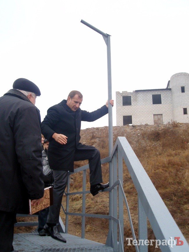 Лестница для подъема к парку Мира с улицы Хорольской Лестница для подъема к парку Мира с улицы Хорольской