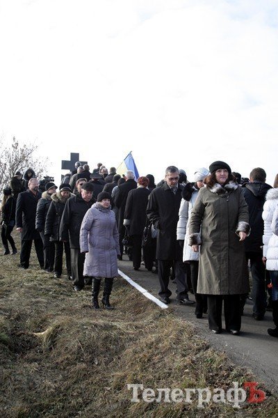 В Кременчуге почтили память жертв Голодомора (ФОТО) В Кременчуге почтили память жертв Голодомора (ФОТО)