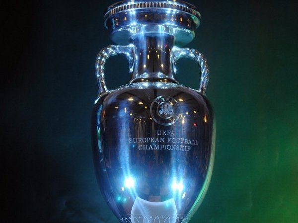 ЕВРО-2012. 2 декабря состоялась жеребьёвка главного европейского футбольного турнира четырёхлетия. ЕВРО-2012. 2 декабря состоялась жеребьёвка главного европейского футбольного турнира четырёхлетия.