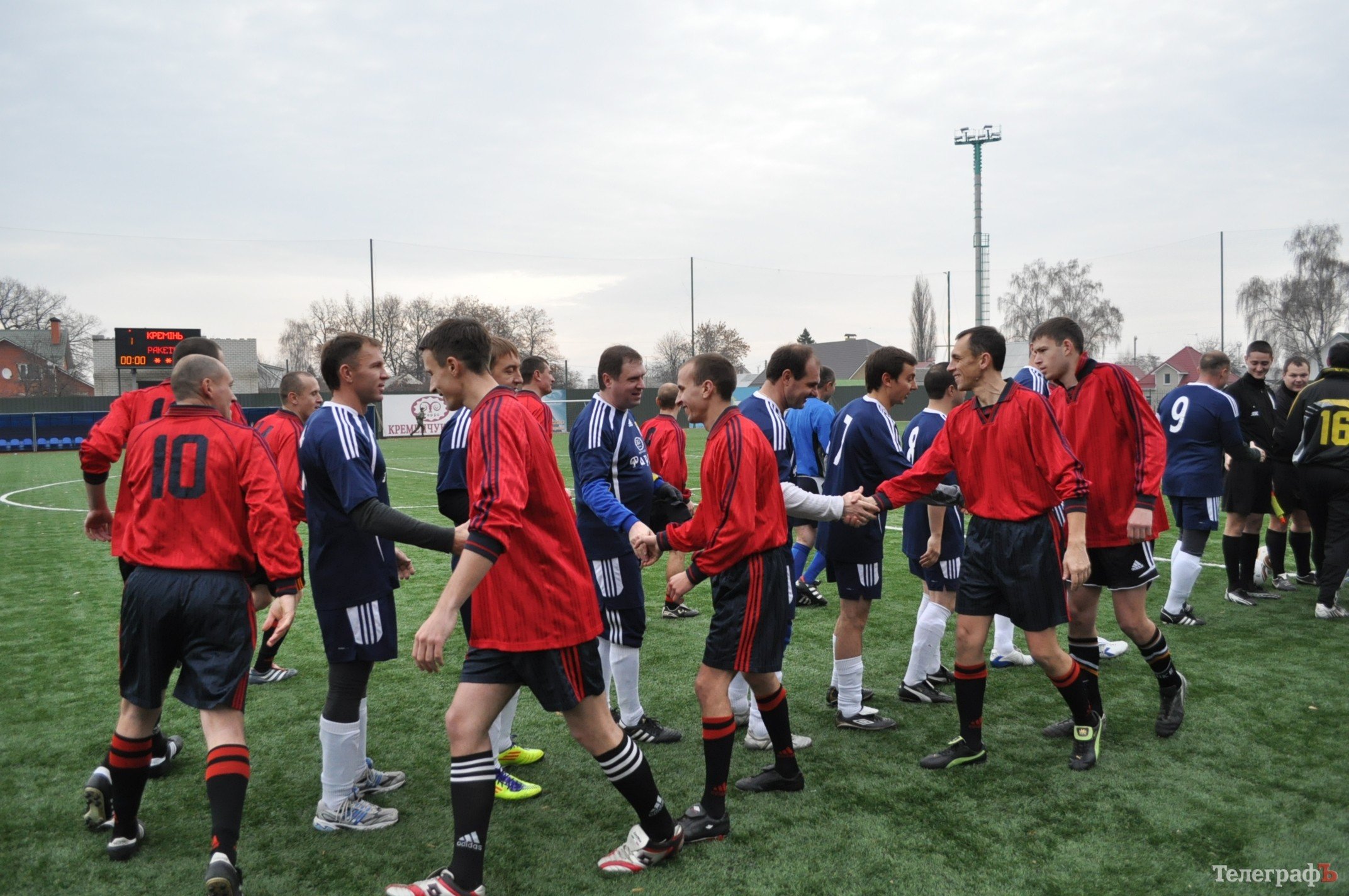Военные обыграли чиновников в футбол (ФОТО) Военные обыграли чиновников в футбол (ФОТО)