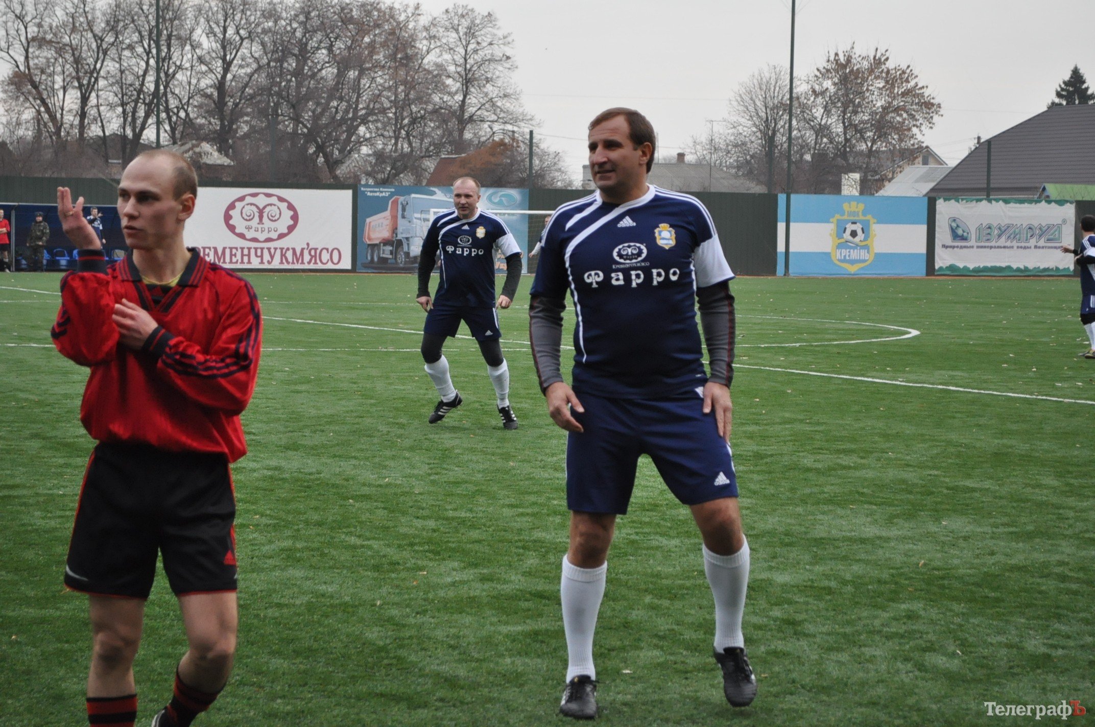 Военные обыграли чиновников в футбол (ФОТО) Военные обыграли чиновников в футбол (ФОТО)