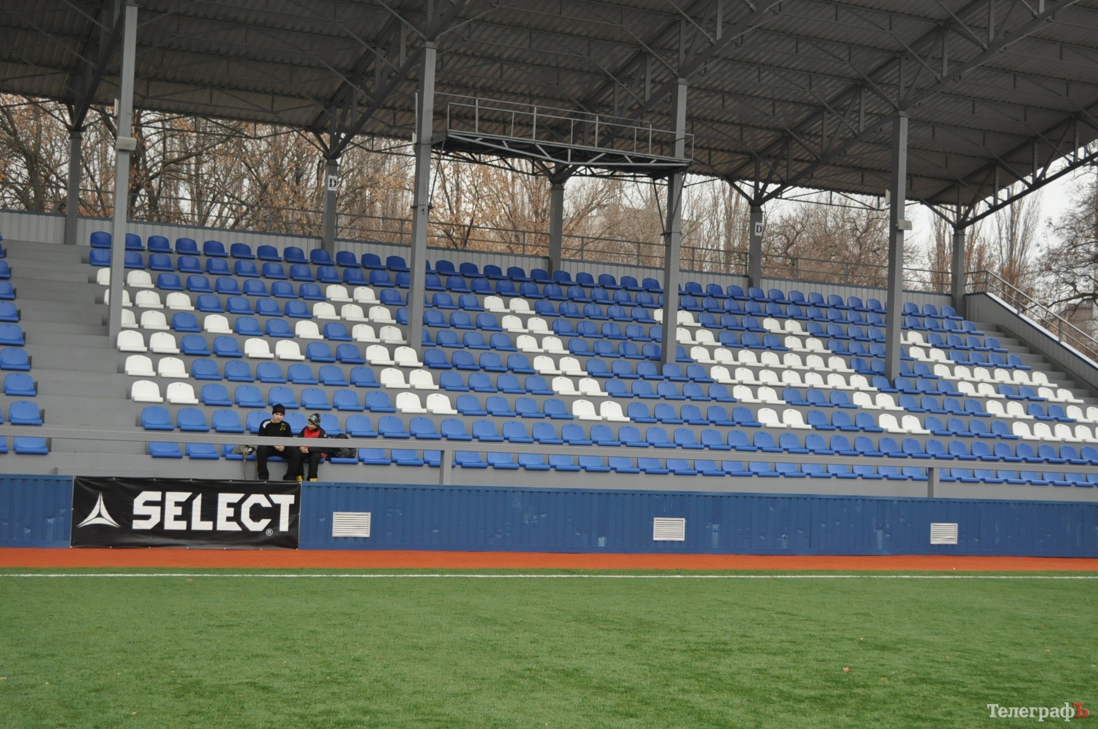 Военные обыграли чиновников в футбол (ФОТО) Военные обыграли чиновников в футбол (ФОТО)