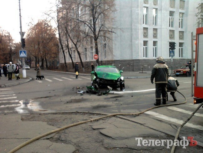 ДТП на перекрестке ул.Октябрьская и ул.Победы . Фото: viktorius ДТП на перекрестке ул.Октябрьская и ул.Победы . Фото: viktorius