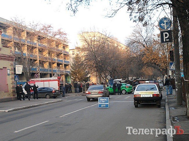 ДТП на перекрестке ул.Октябрьская и ул.Победы . Фото: viktorius ДТП на перекрестке ул.Октябрьская и ул.Победы . Фото: viktorius