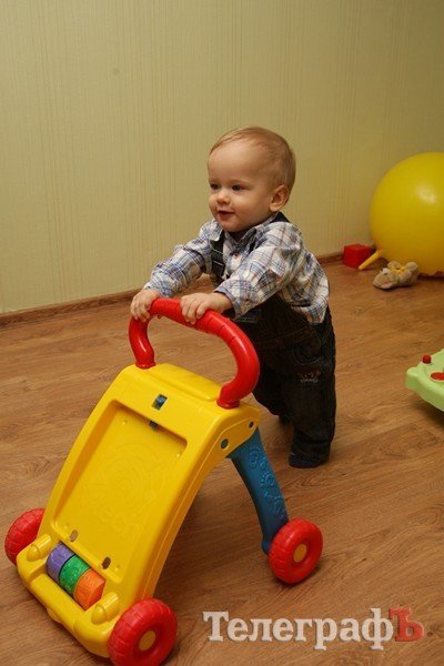 Кременчугским тройняшкам 1 год Кременчугским тройняшкам 1 год