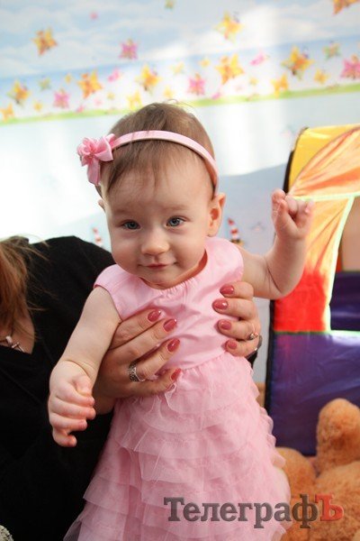 Кременчугским тройняшкам 1 год Кременчугским тройняшкам 1 год