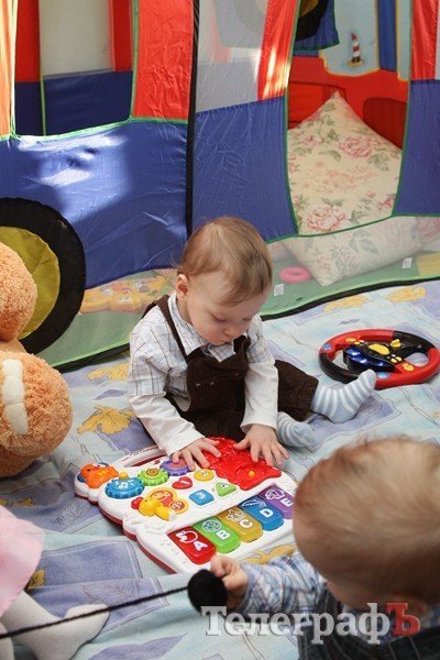 Кременчугским тройняшкам 1 год Кременчугским тройняшкам 1 год